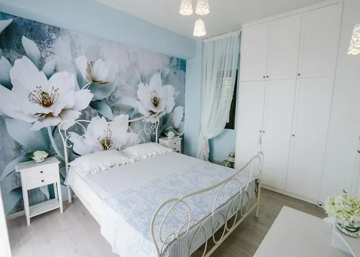 Holiday home Anemi 50m From The Sea Nea Skioni